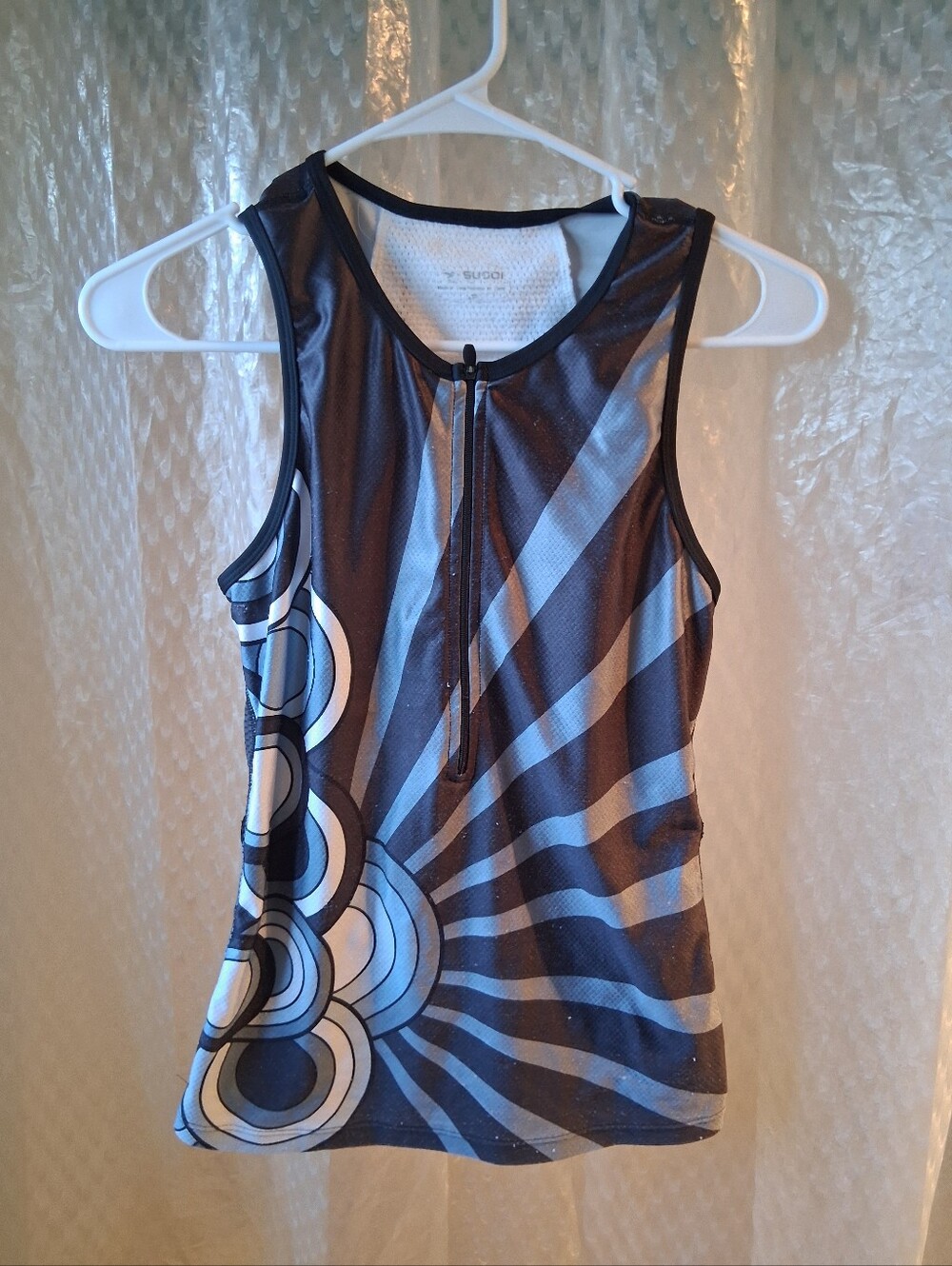 SUGOI Black and Gray Zip-Front Graphic Athletic Tank Sz XS Preowned